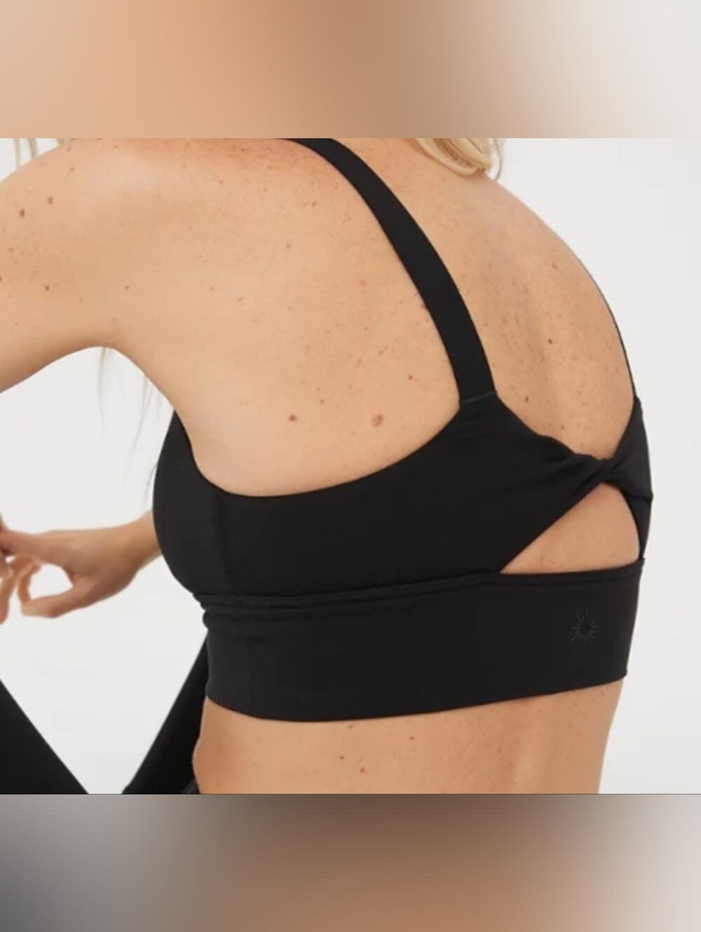 Offline Aerie Real Me Black Twist Back Sports Bra Sz M